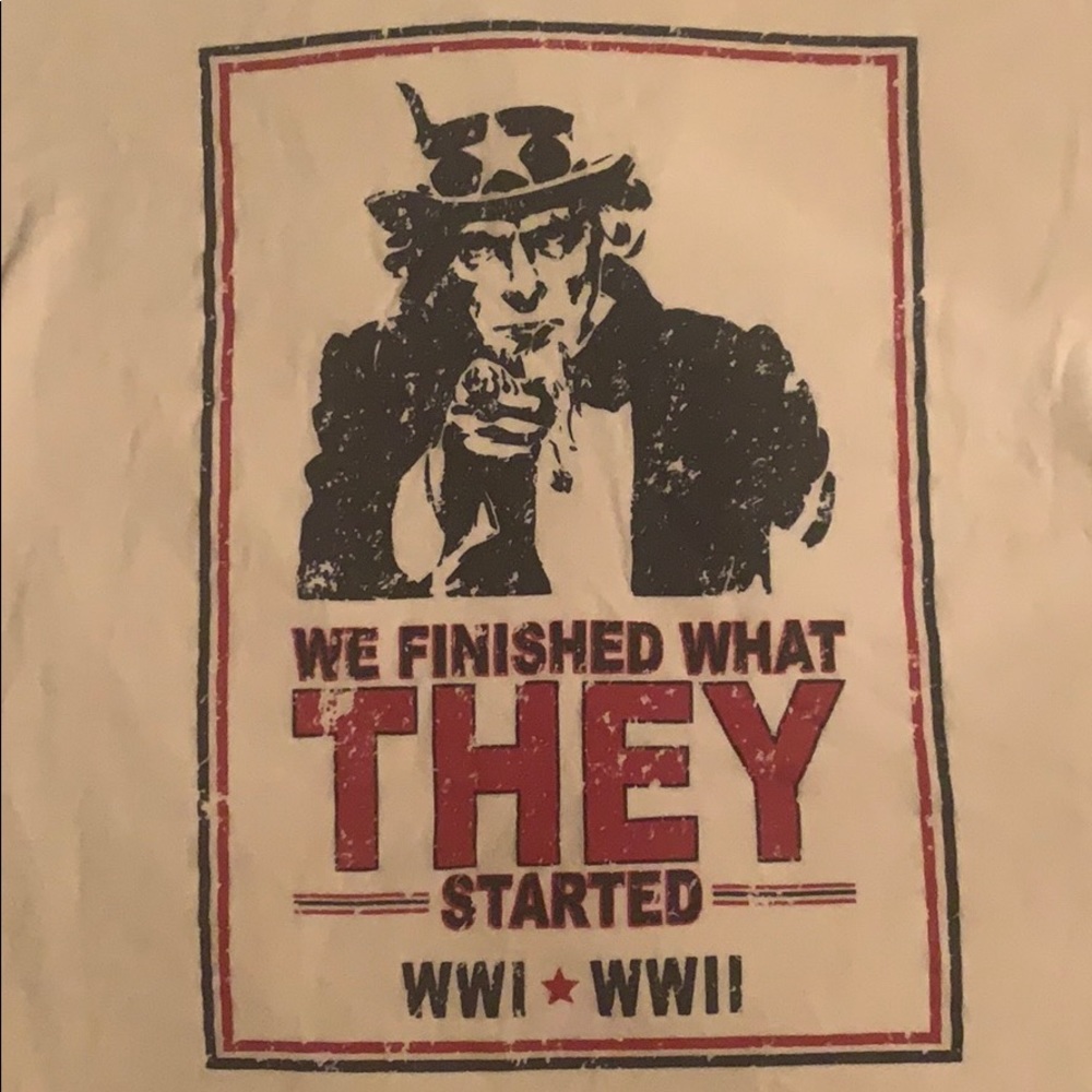 Men’s Small Club Grunt Style tshirt